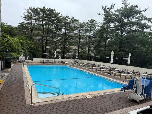 701 Pelham Road #2E, New Rochelle, NY 10805