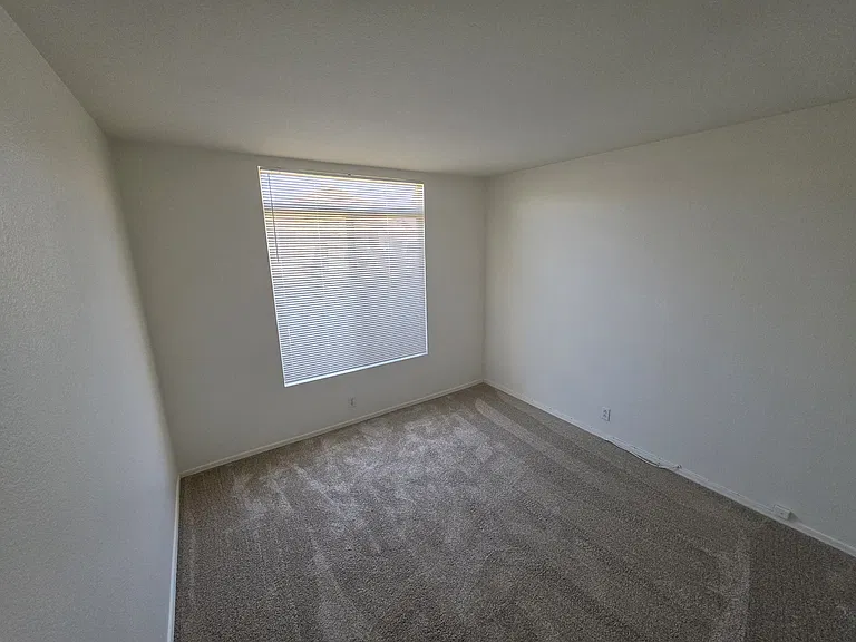 121 W Ivanhoe St — Photo 22