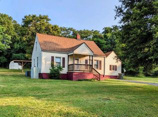 757 Friendly Rd, Eden, NC 27288