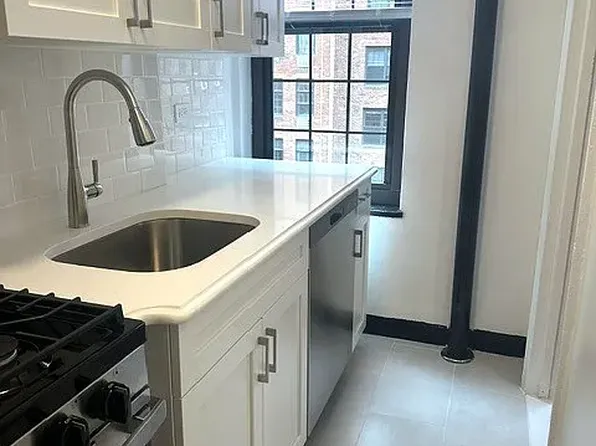 415 W 23rd St, New York, NY