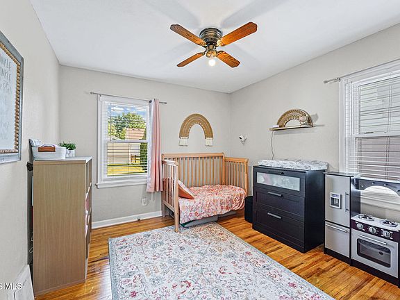 5th image of 2812 Claredale Rd