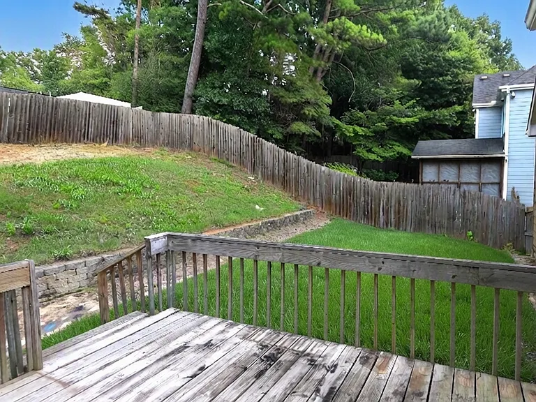 736 Jamie Way NE — Photo 22