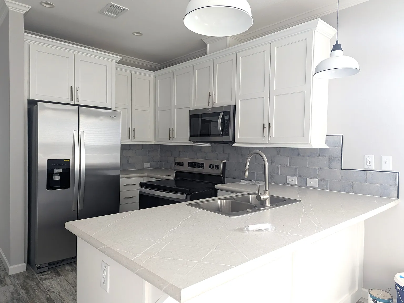 2 bed, 2.0 bath, 1104 sqft, $2,300 — Photo 2