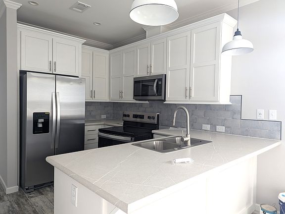 2nd image of 117 Pioneer Ln #117