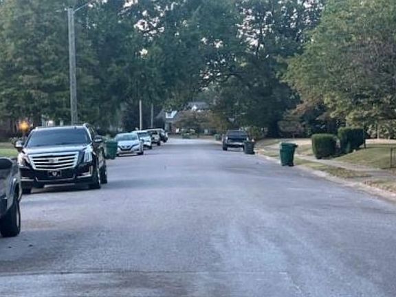 Exterior Neighborhood (street photo)