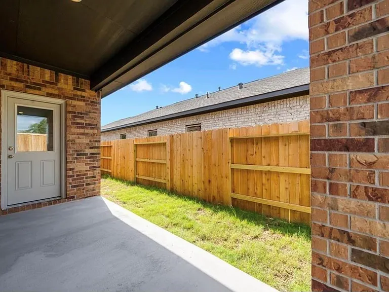 22326 Auburn Cabin Ln — Photo 35