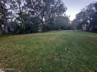 332 Davis Ave, Pass Christian, MS 39571