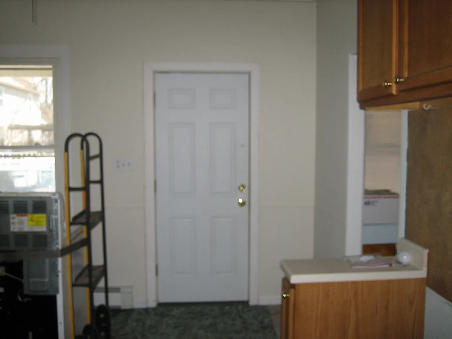 3 bed, 1050 sqft, $2,000 — Photo 2
