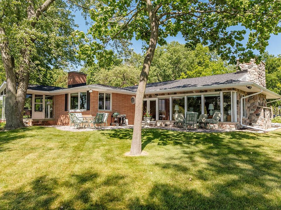 1503 North Summit Ave, Oconomowoc, WI 53066 Zillow