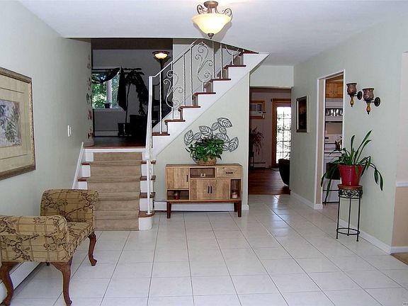 2nd image of 28 Andover Dr