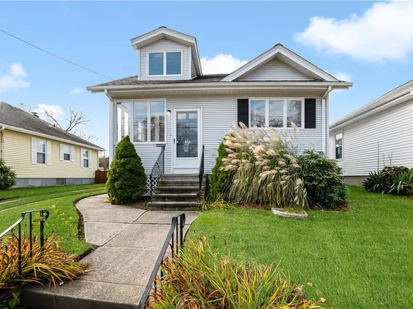 490 Daggett Ave, Pawtucket, RI 02861