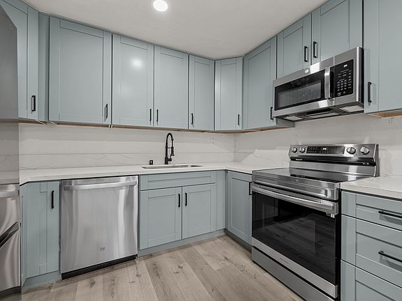 5th image of 228 Las Flores Dr APT 5