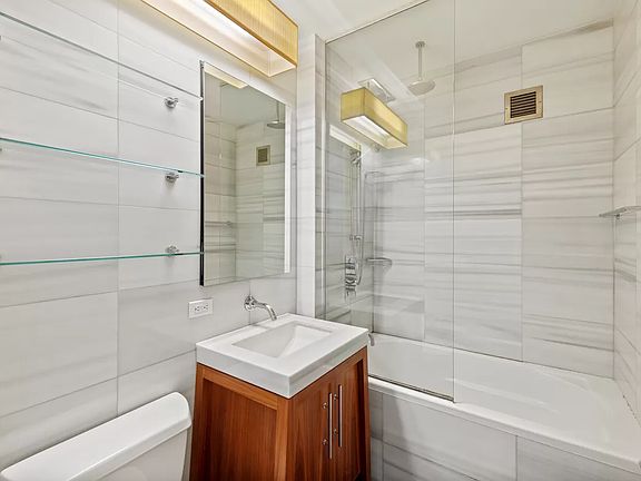 4th image of 88 Greenwich St APT 827