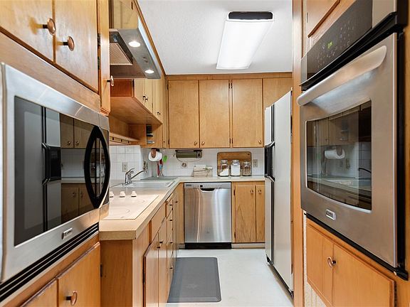 5th image of 2507 S Fruitland St
