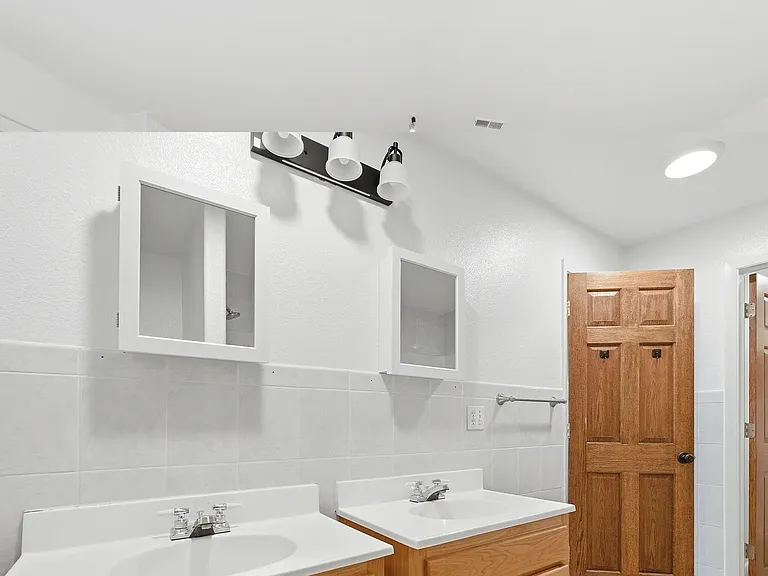 3921 E 26th Avenue Pkwy — Photo 18
