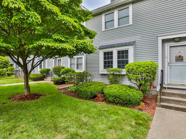 148 Flower Ln APT 24, Dracut, MA 01826