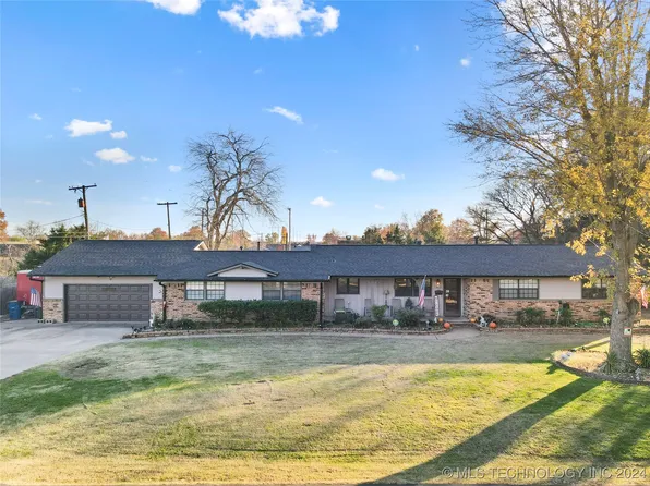 8834 E 37th Pl, Tulsa, OK 74145