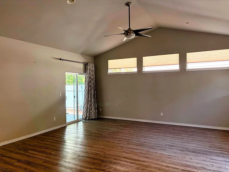 2252 W Rosecrans Ct — Photo 5