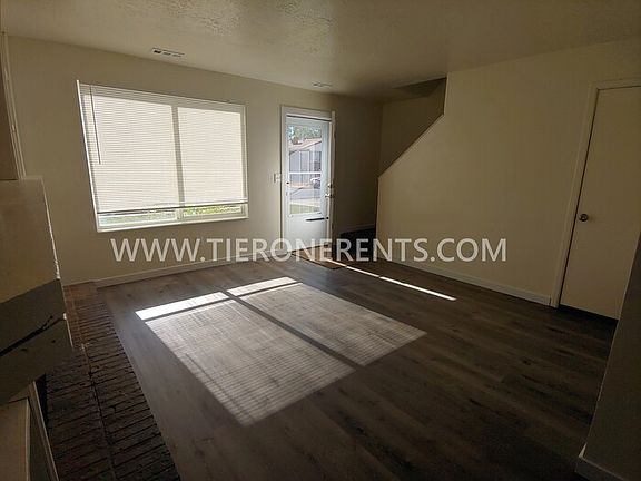 3rd image of 2928 W Bay Dr