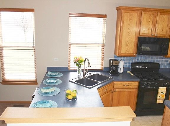 5th image of 421 Chesterfield Ln