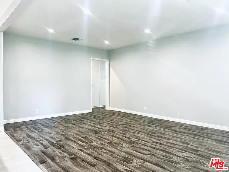 624 N Toluca Park Dr #E — Photo 16