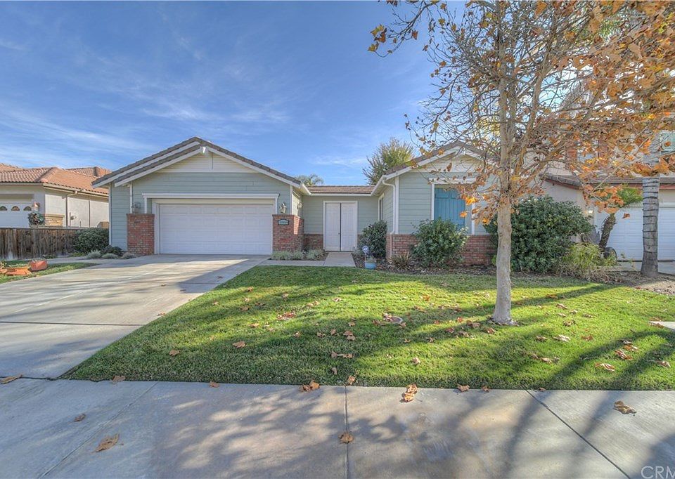 1st image of 31808 Feather Creek Dr