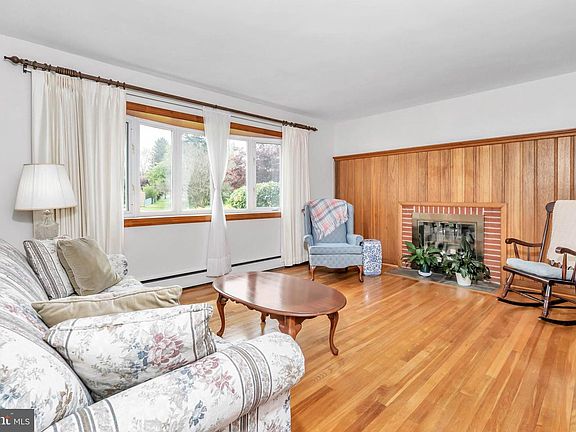 5th image of 103 Dupont Ave