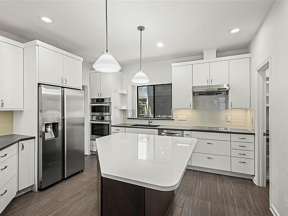 3rd image of 6505 Heron Dr