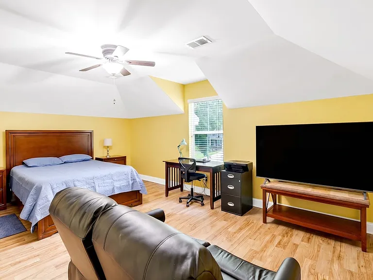 232 Cottonham Ct — Photo 46