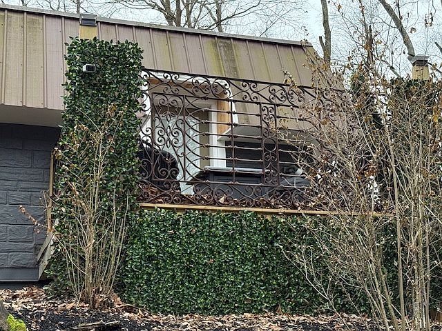 1st image of 210 Colonial Ln #B