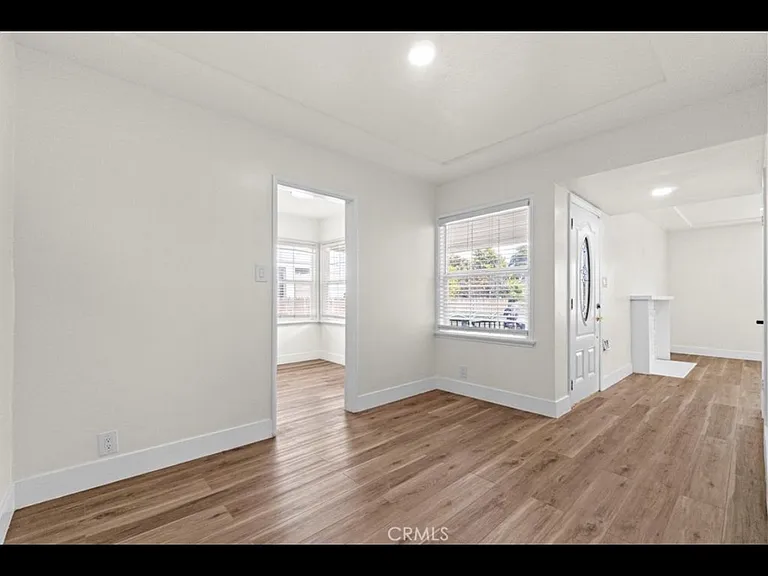 4011 E Elizabeth St — Photo 3