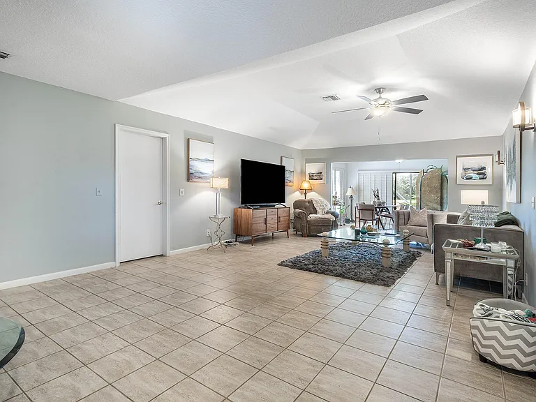 6403 Eastpointe Pines St — Photo 9