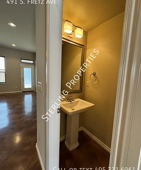 491 S Fretz Ave — Photo 8