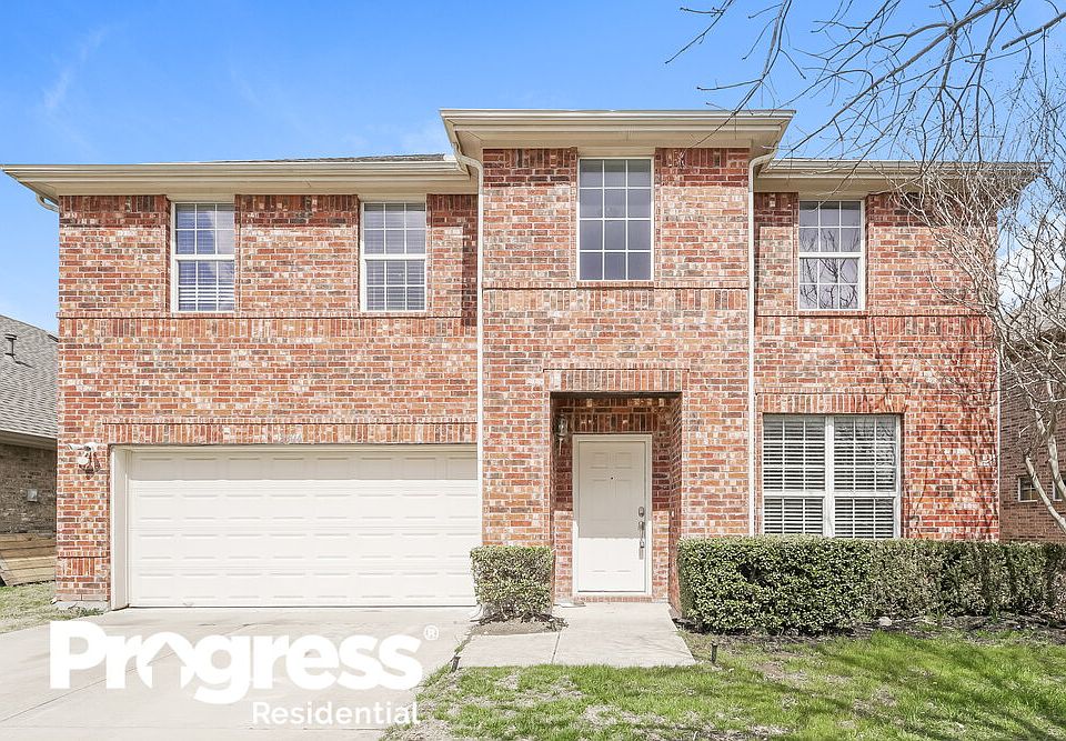 1st image of 2904 Holly Ln