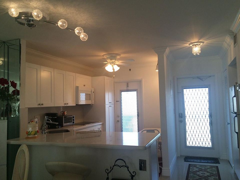 1st image of 400 SE 10th St APT 309