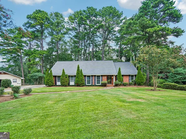 2615 Skyline Dr, College Park, GA 30337
