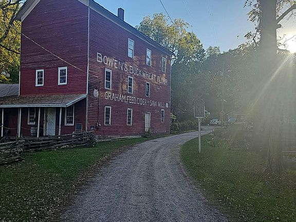 4th image of 155 Old Mill Rd