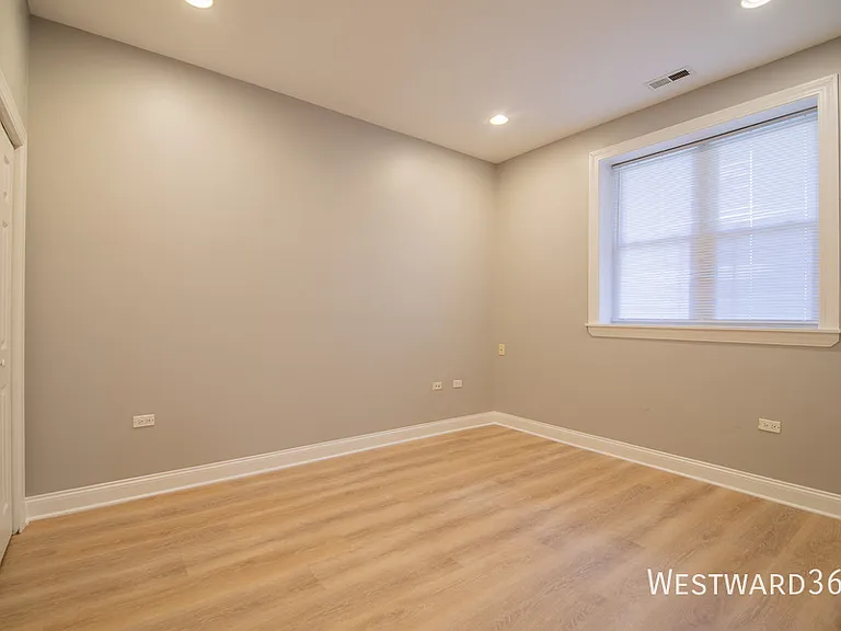 2036 W Arthur Ave #G — Photo 5