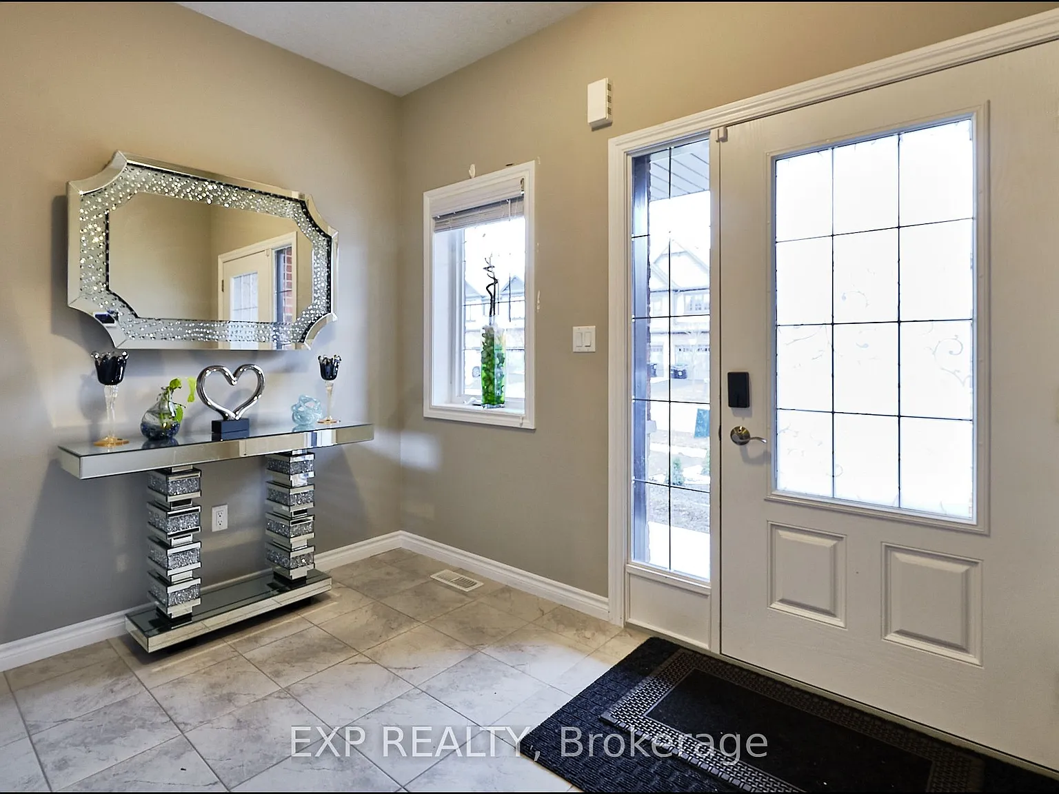 4 bed, $2,800 — Photo 2