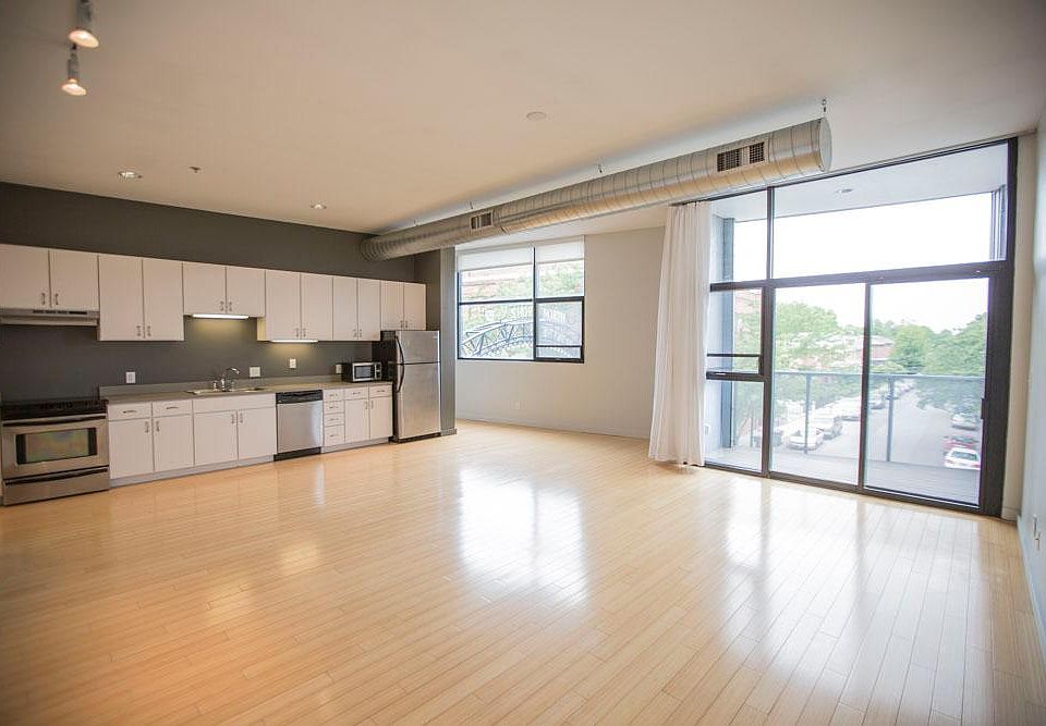 1st image of 1264 N High St #301