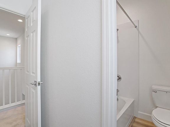 4th image of 2926 Granger St