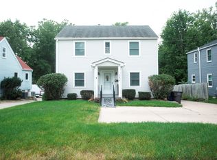 4020 Douglas Ave, Des Moines, IA 50310