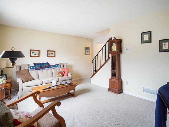 3rd image of 4846 Berryhill Ct