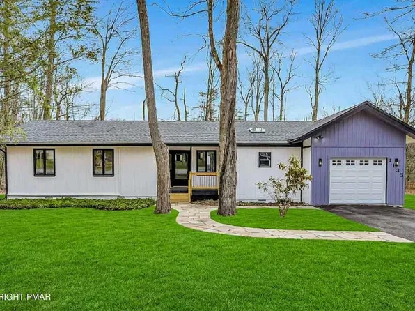 1135 Seven Nations Dr, Tobyhanna, PA 18466