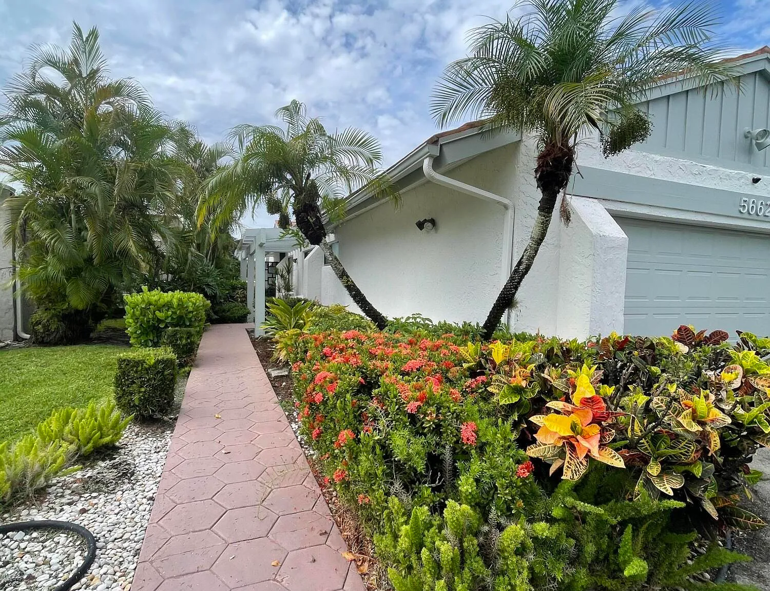 3 bed, 2.0 bath, 1652 sqft, $4,500 — Photo 3