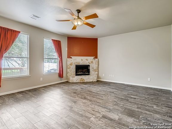 5th image of 152 Still Brook Ln