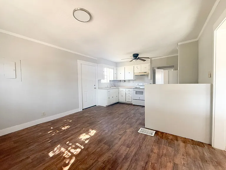 158 King St — Photo 17