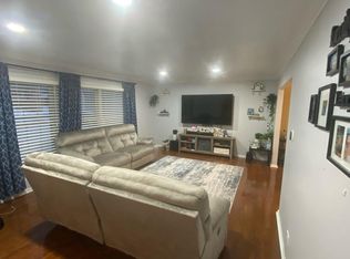 148 Coral Ln, Wheeling, IL 60090