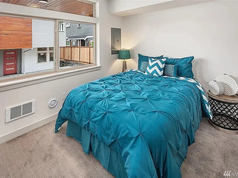 118 W Florentia St #B — Photo 9