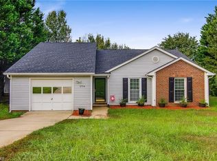 2704 Castle Croft Rd, Greensboro, NC 27407